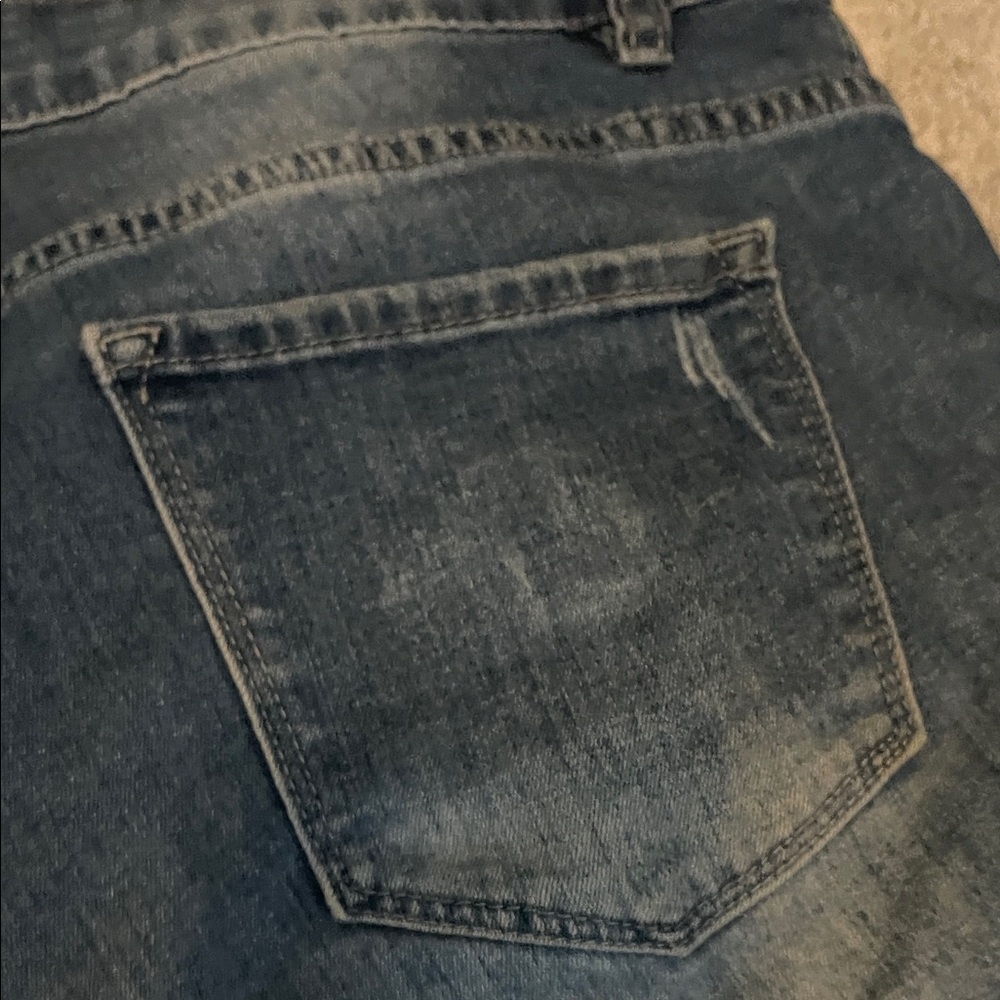 Trendy Distressed Blue Jean Shorts - Picture 5 of 7